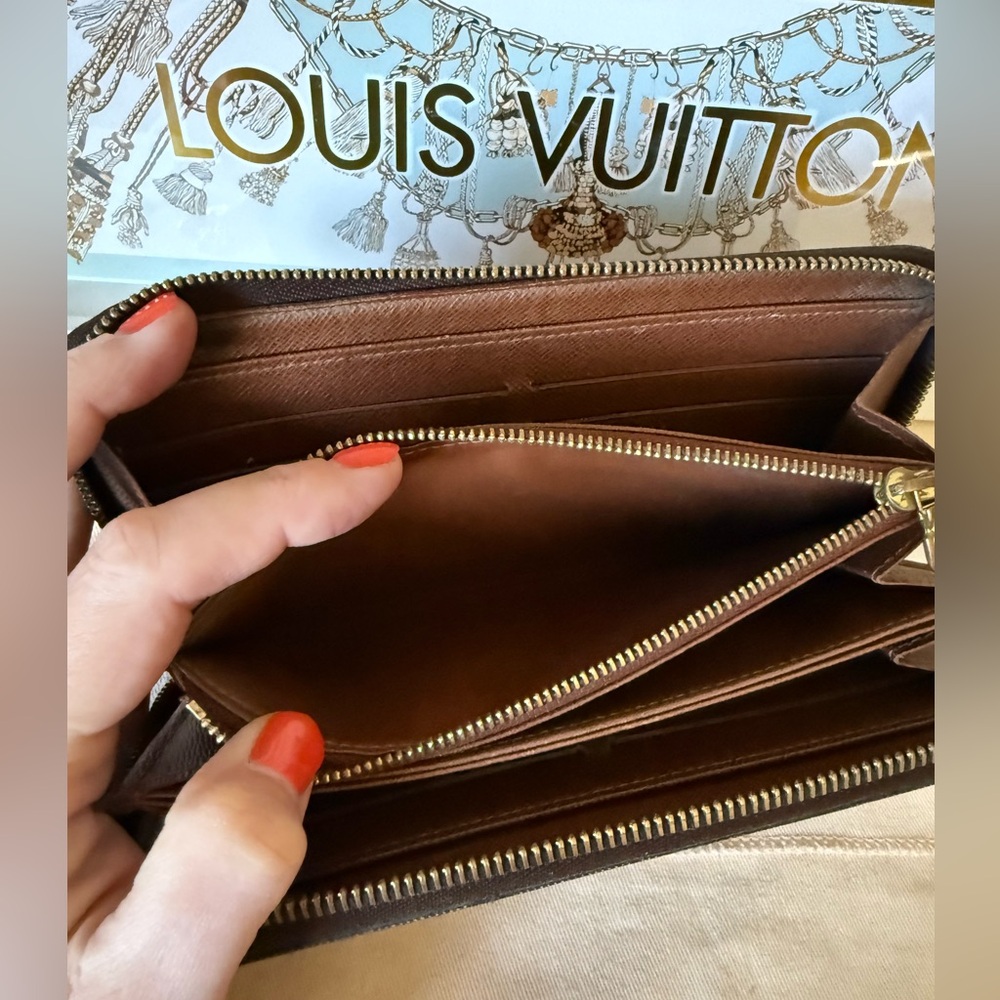 Louis Vuitton Monogram Large Zipper Wallet Purse - Picture 9 of 16